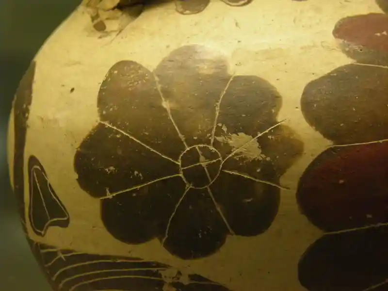 Round aryballos (oil or perfume bottle), solar cross